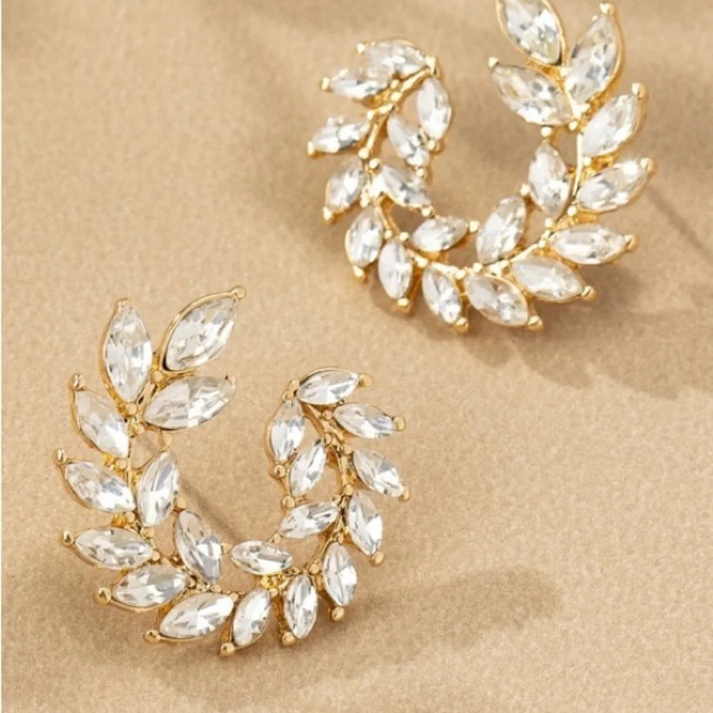 Rhinestone Leaf Earrings (5022)